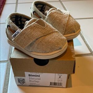 Toms Tan Moccasins kids shoes NWT